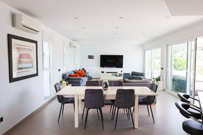 Image No.42-5 Bed Villa for sale