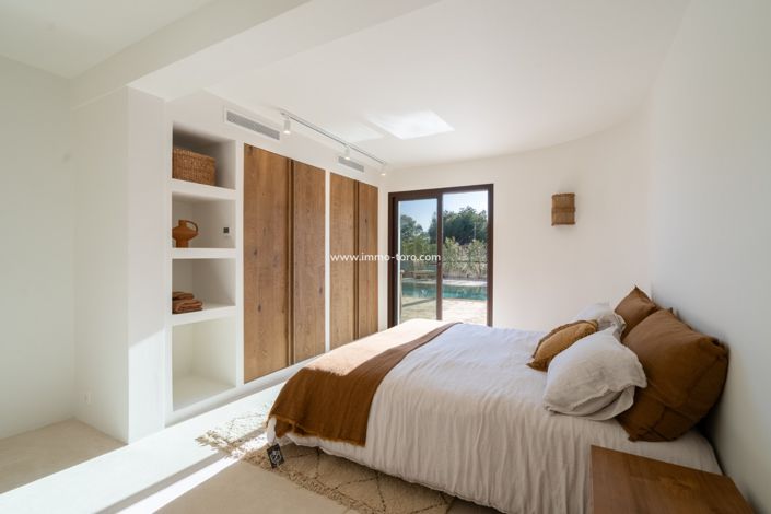 Image No.3-5 Bed Villa for sale