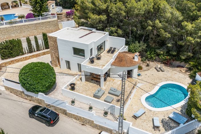 Image No.1-4 Bed Villa for sale