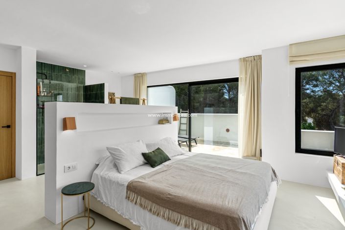 Image No.11-4 Bed Villa for sale