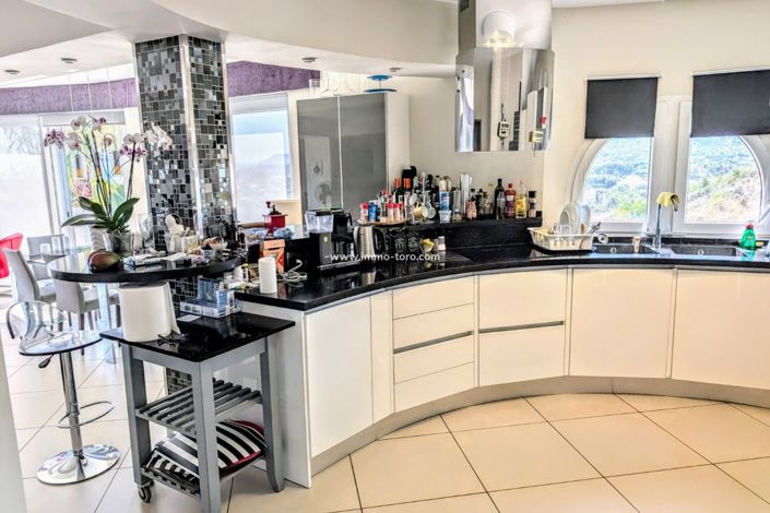 Image No.10-3 Bed Villa for sale