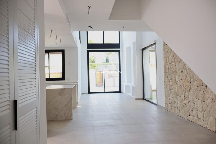 Image No.15-4 Bed Villa for sale