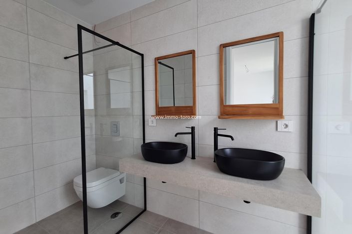 Image No.25-4 Bed Villa for sale