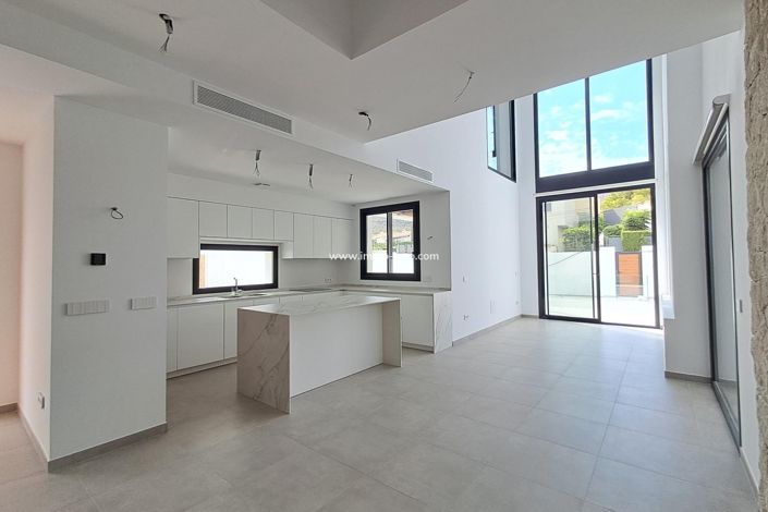 Image No.27-4 Bed Villa for sale