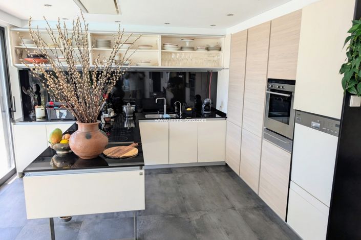 Image No.15-Villa for sale