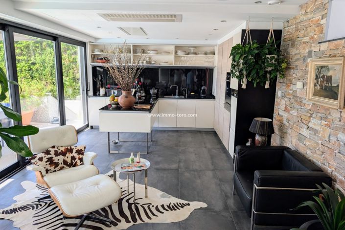 Image No.16-Villa for sale