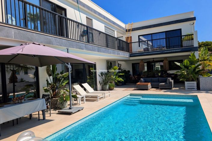 Image No.2-Villa for sale