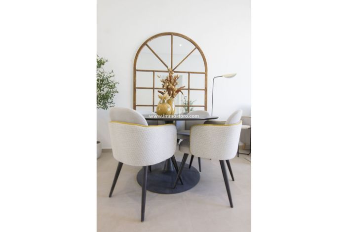 Image No.10-3 Bed Property for sale