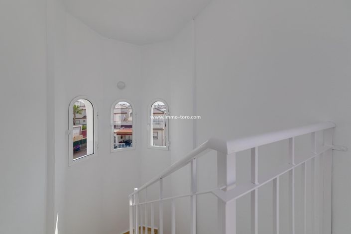 Image No.29-3 Bed Villa for sale