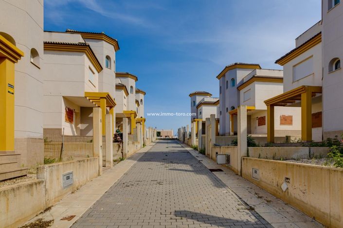 Image No.37-3 Bed Villa for sale