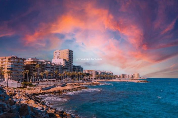 Image No.50-3 Bed Property for sale