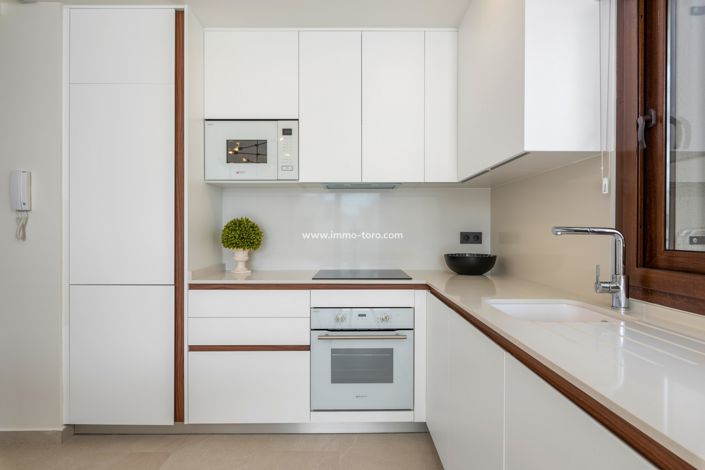 Image No.9-3 Bed Property for sale