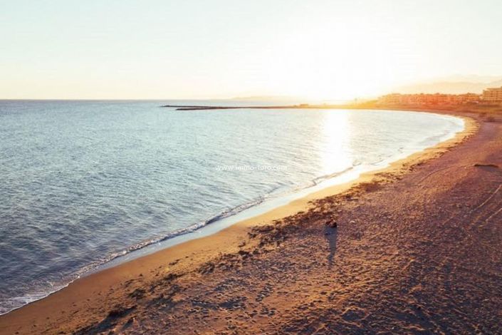 Image No.17-4 Bed Property for sale