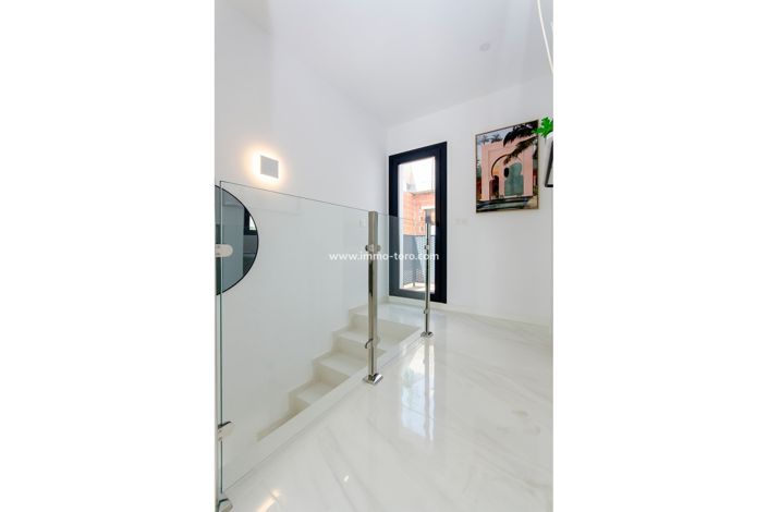 Image No.2-3 Bed Villa for sale