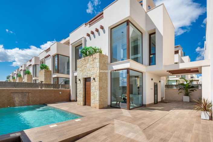 Image No.1-3 Bed Villa for sale