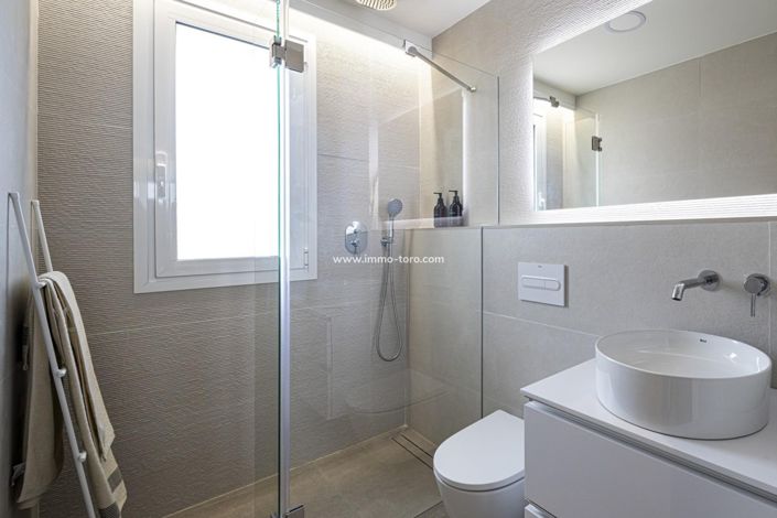 Image No.42-2 Bed Property for sale