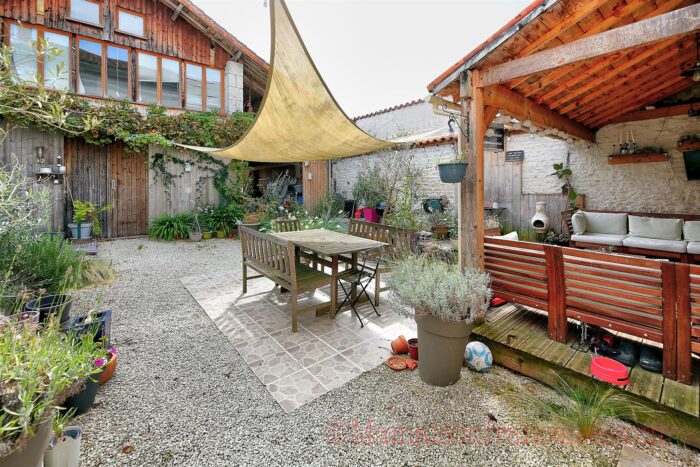 Image No.18-5 Bed House for sale