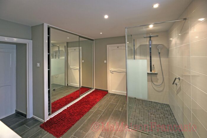 Image No.16-5 Bed House for sale