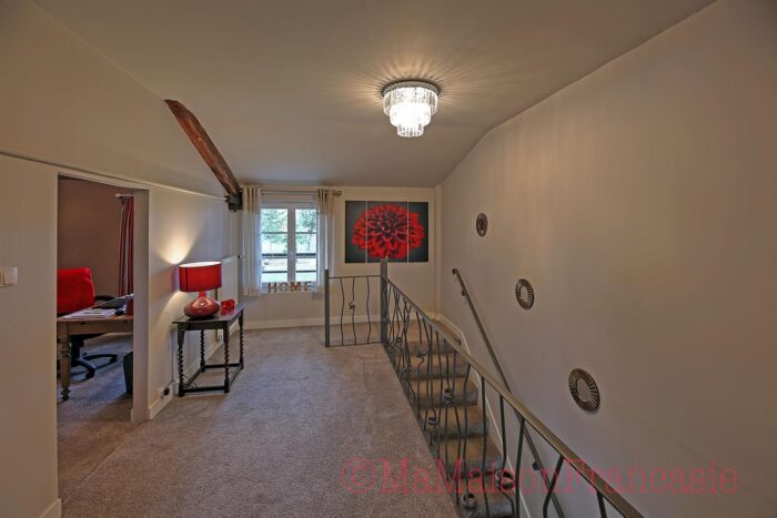 Image No.17-5 Bed House for sale