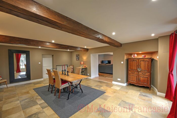 Image No.9-5 Bed House for sale