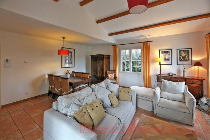 Image No.10-3 Bed House for sale