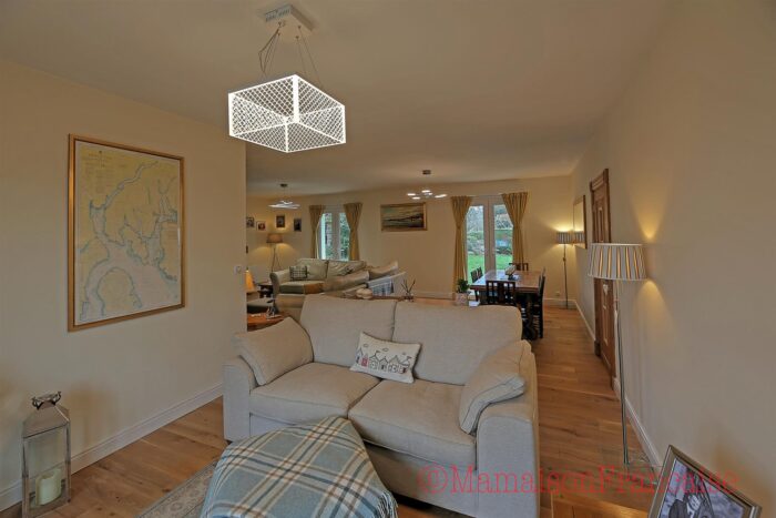 Image No.15-4 Bed Bungalow for sale