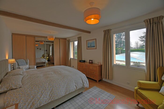 Image No.17-4 Bed Bungalow for sale