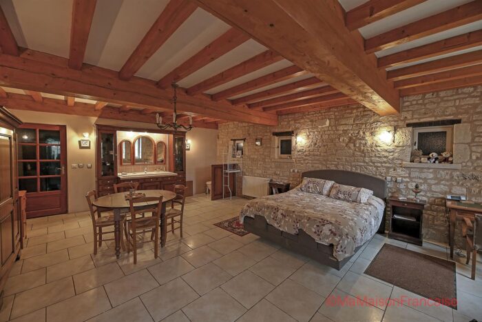 Image No.19-6 Bed House for sale