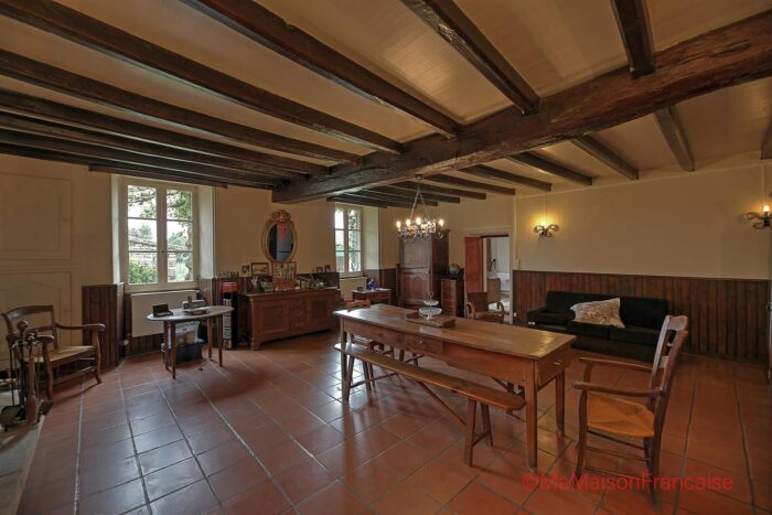 Image No.26-6 Bed House for sale