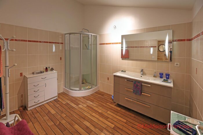 Image No.27-6 Bed House for sale