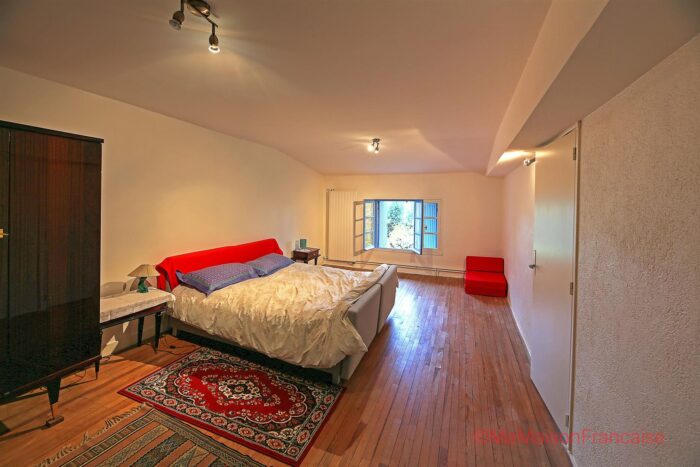 Image No.31-6 Bed House for sale