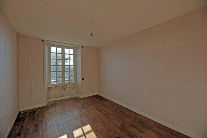 Image No.17-5 Bed House for sale