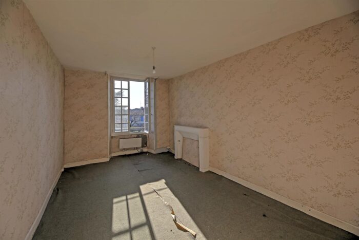 Image No.18-5 Bed House for sale