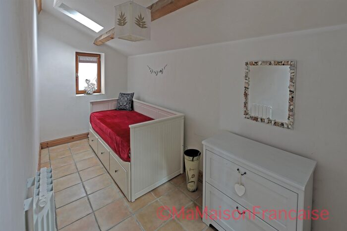 Image No.11-3 Bed House for sale