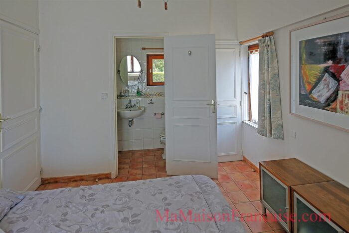 Image No.11-2 Bed Bungalow for sale