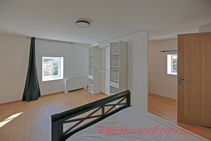 Image No.19-2 Bed House for sale