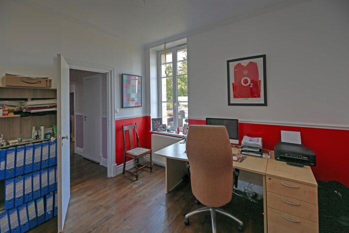 Image No.10-5 Bed House for sale