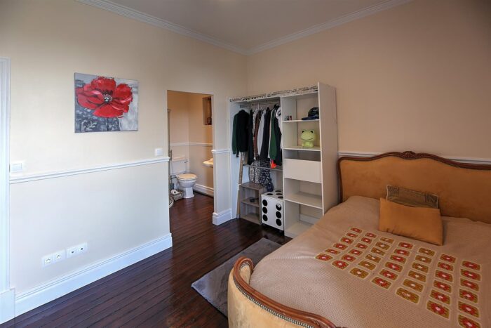 Image No.18-5 Bed House for sale