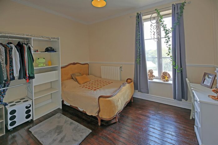 Image No.21-5 Bed House for sale