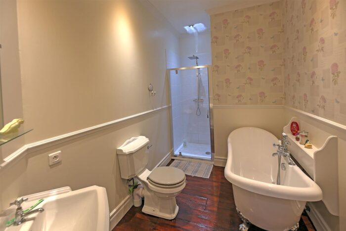 Image No.23-5 Bed House for sale