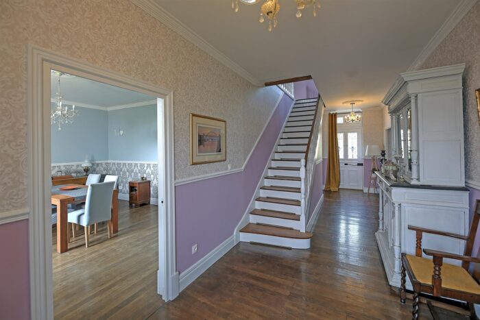 Image No.5-5 Bed House for sale