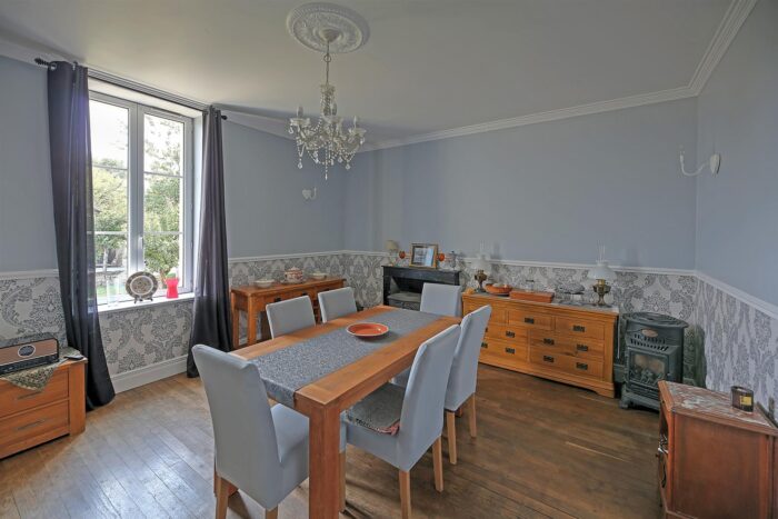 Image No.9-5 Bed House for sale