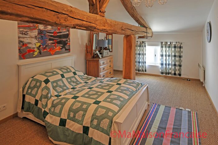 Image No.12-6 Bed House for sale