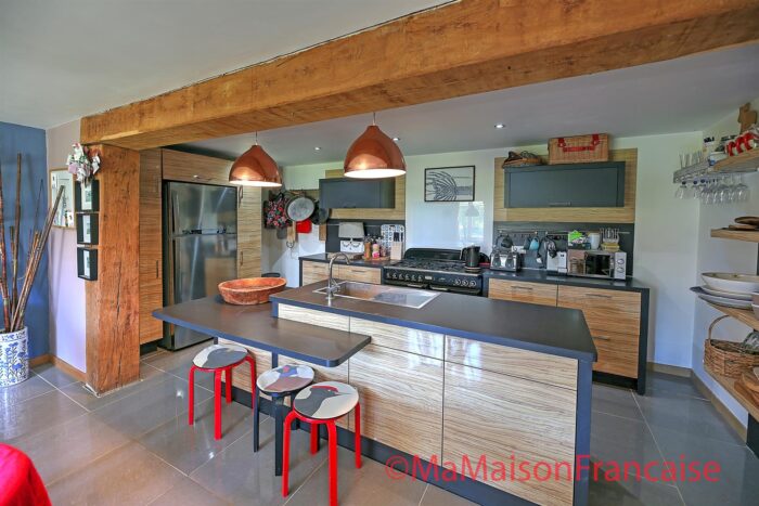 Image No.7-6 Bed House for sale