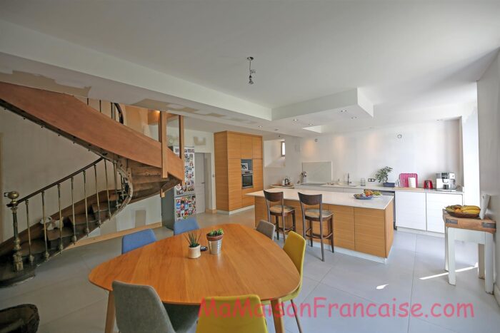 Image No.11-6 Bed House for sale