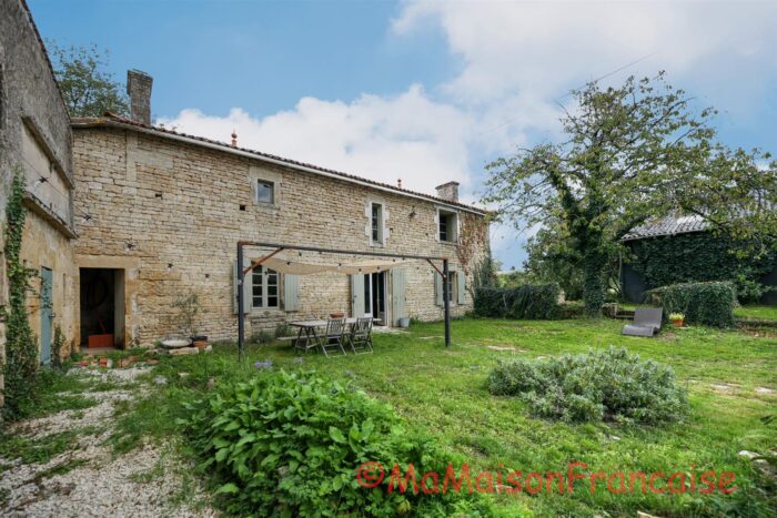 Image No.1-5 Bed Farmhouse for sale