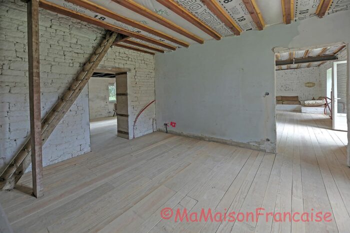 Image No.16-5 Bed Farmhouse for sale