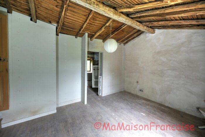 Image No.19-5 Bed Farmhouse for sale