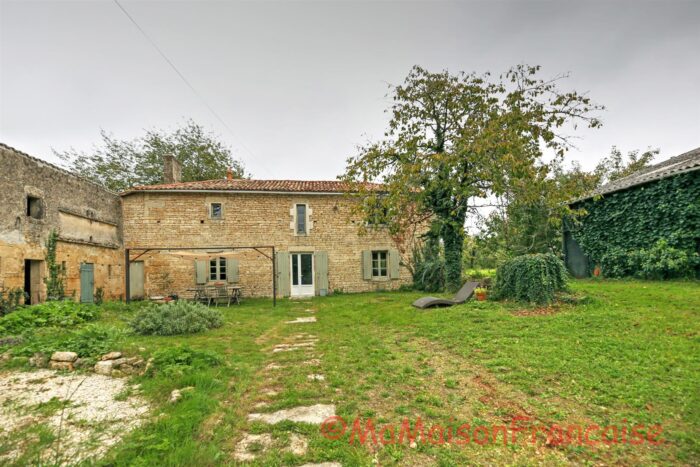 Image No.2-5 Bed Farmhouse for sale
