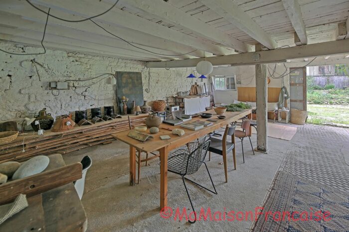 Image No.23-5 Bed Farmhouse for sale